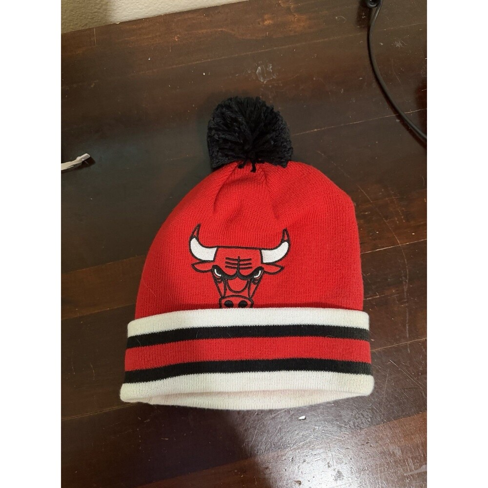 Mitchell & Ness Chicago Bulls Cuffed Pom Beanie Knit Red / Black /White
